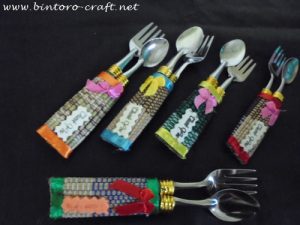contoh souvenir sendok garpu tikar
