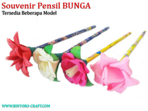 souvenir pernikahan pensil bunga murah