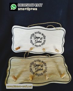 souvenir capstok kayu murah